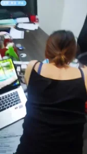 出探花设备 发骚药 晚上同事都下班了 我还在办公室操老板秘书