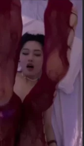 在别人面前当女王 御姐型 私下背地里偷偷当肉便器